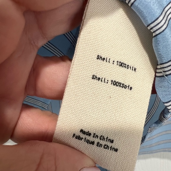 NWT new 🆕 L’Agence Maggie split sleeve blouse size large 100% silk - Picture 11 of 14